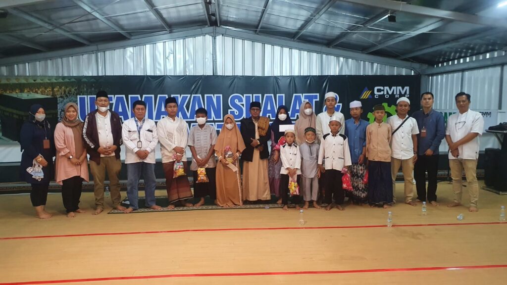 Kegiatan Santunan Anak Yatim di lingkungan Pabrik